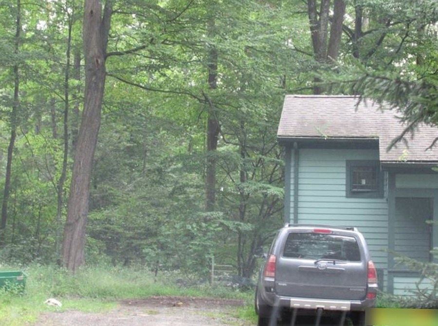 2nd image of 82 Baldwin Hill Rd
