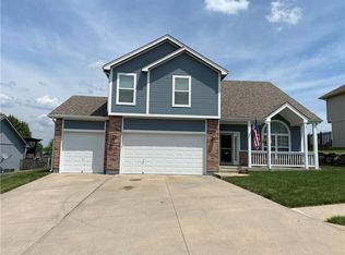 703 SW Shorthorn Dr, Grain Valley, MO 64029