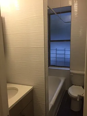 Rented by City Prime Commercial Realty  | media 7