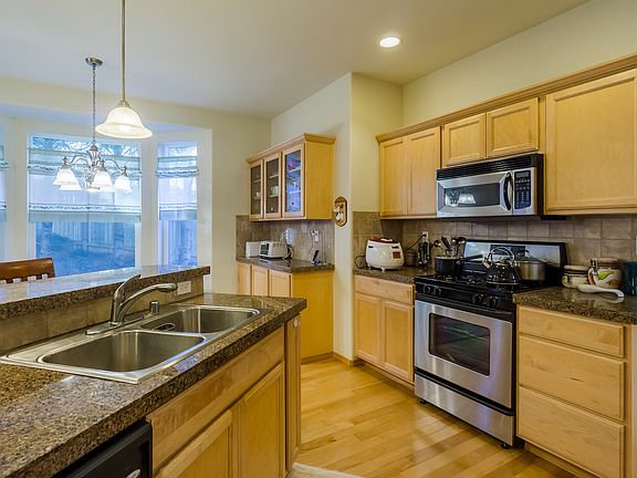 3rd image of 13062 NE 186th St