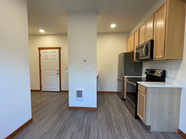 1111 N Forest St — Photo 3