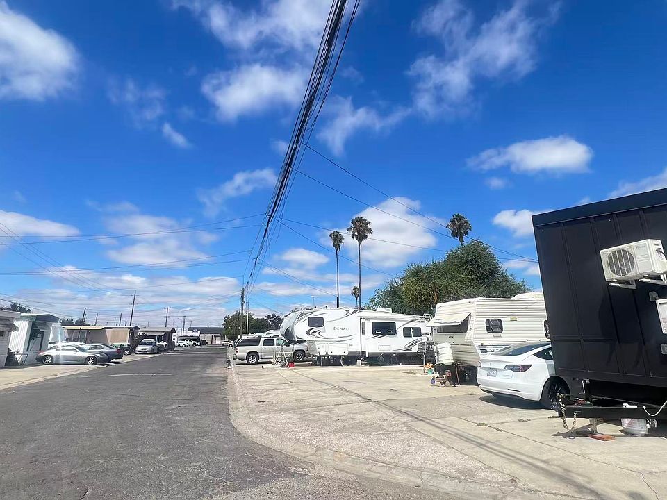 2nd image of 1301 El Camino Ave #35