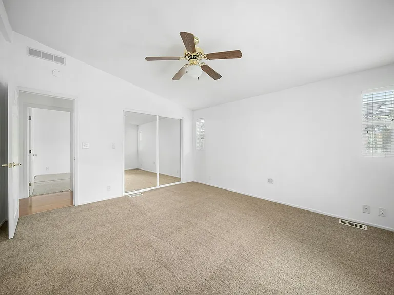 351 Lark Dr — Photo 17