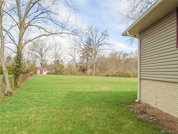 3rd image of 190 Glenburn Dr