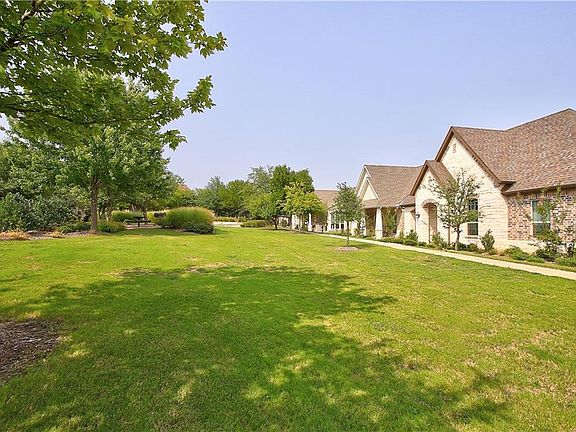 3rd image of 816 Harmony Ln