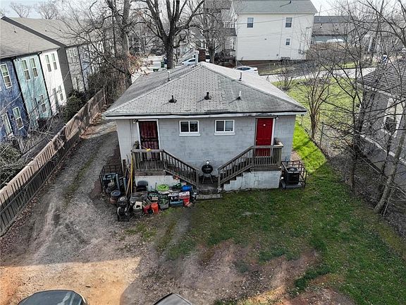 5th image of 797 Beryl St SW