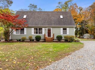 21 Hammond St, Rowley, MA 01969