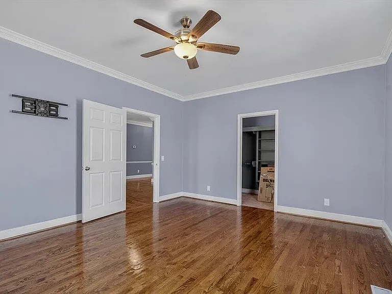 1032 Lynch Rd — Photo 3