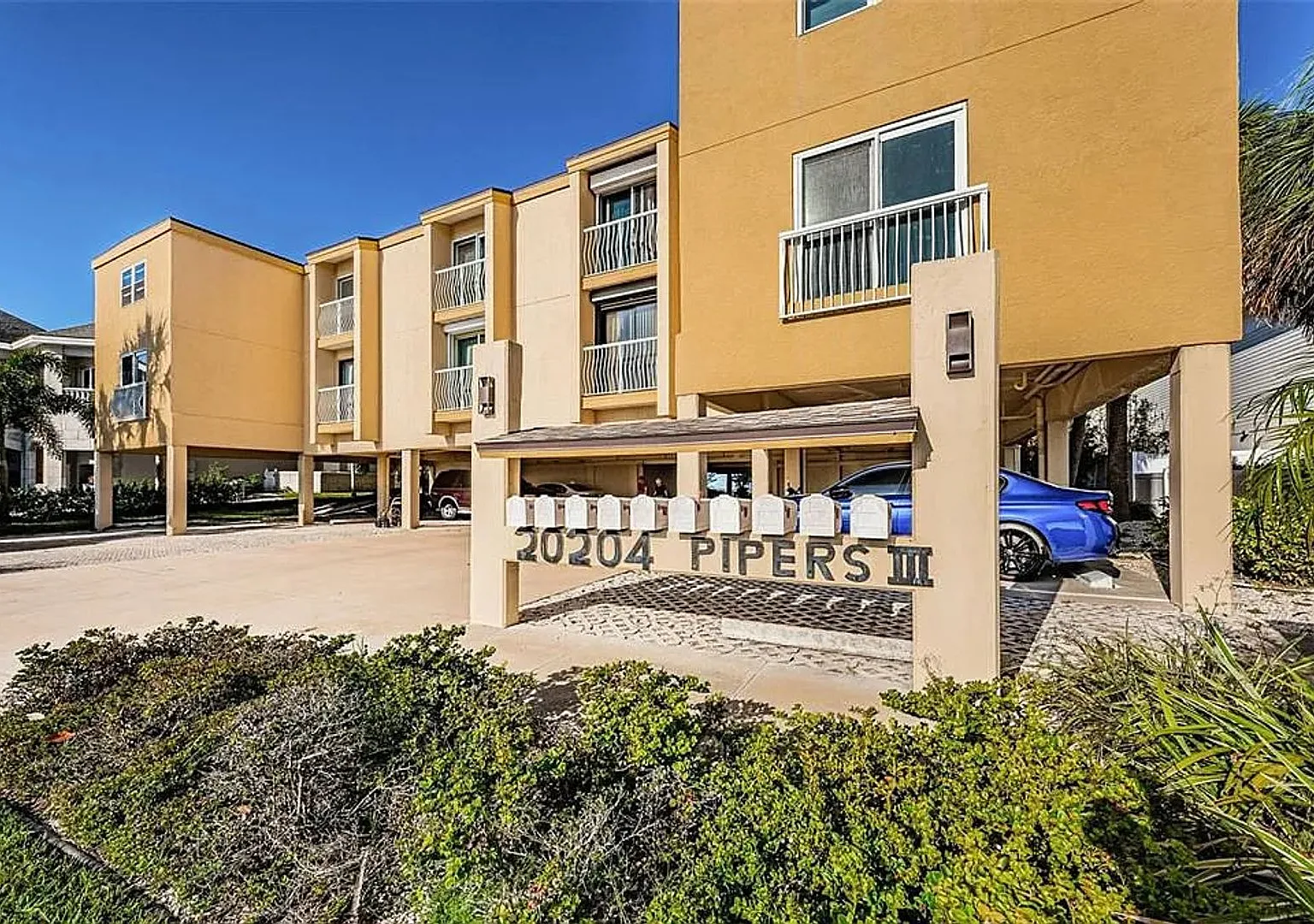 Beachfront Paradise in Indian Shores Stunning Gulf & Intracoastal Views! 3bed|2bath — Photo 1