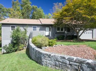 32 Larkspur Ct, Asheville, NC 28805