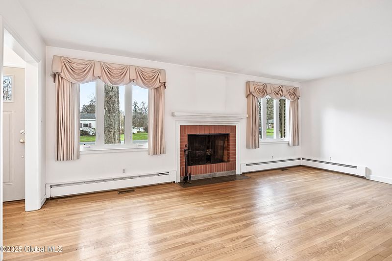 5th image of 20 St Clair Drive