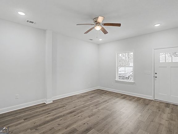 5th image of 205 Bagley Ave