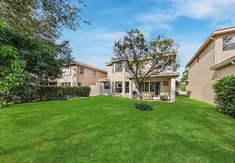 8477 Breezy Hill Dr — Photo 24