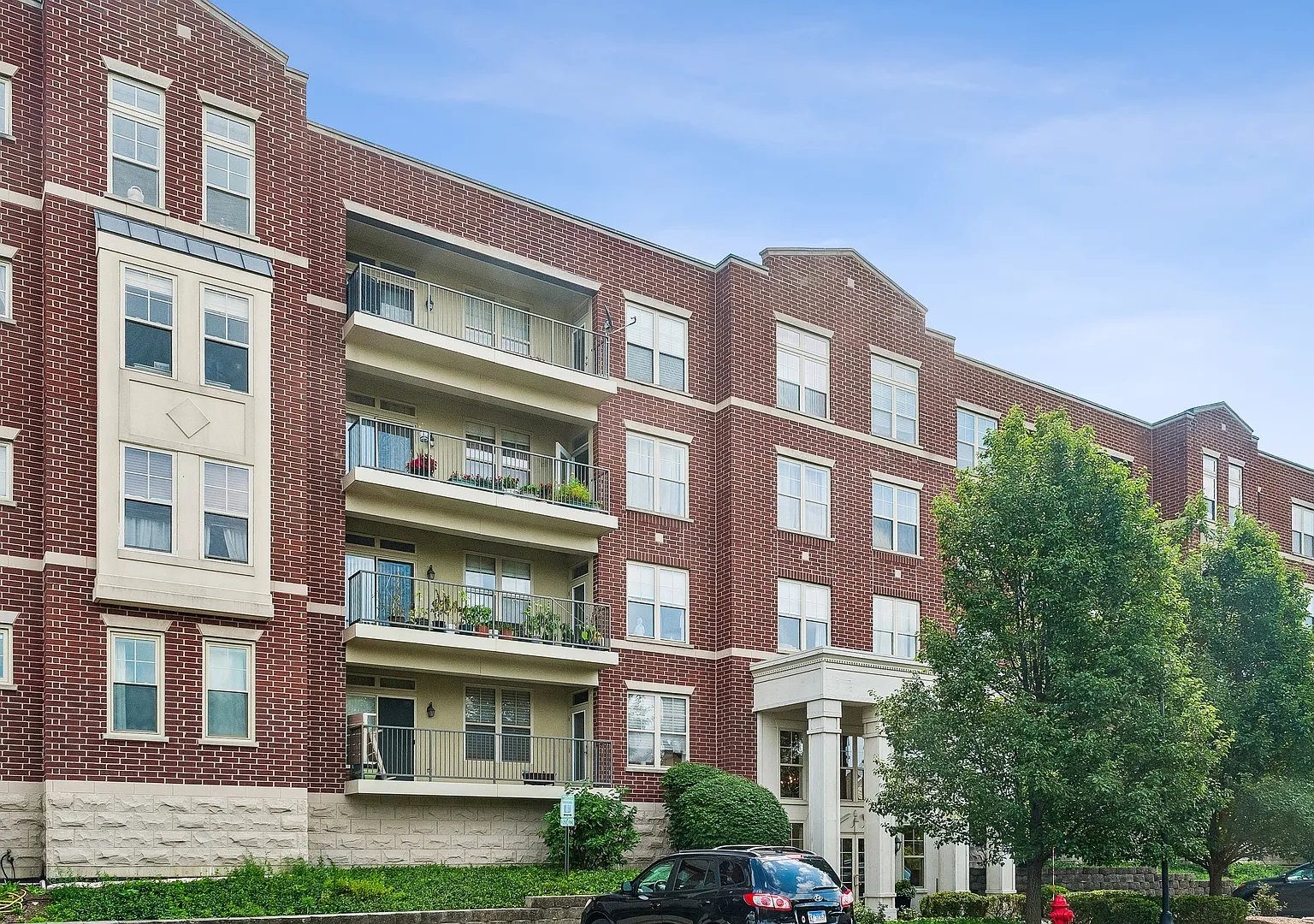 2 bed, 1600 sqft, $2,700 — Photo 1