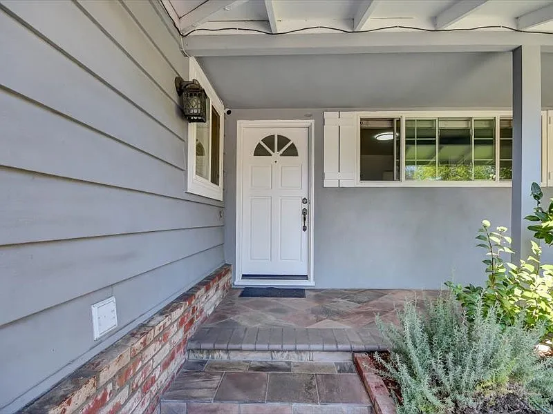4 bed, 1421 sqft, $7,500 — Photo 2