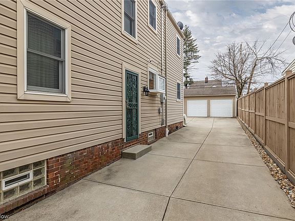 3rd image of 6705 Meadowbrook Ave