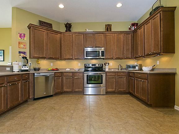 5th image of 2428 E Caparina Dr