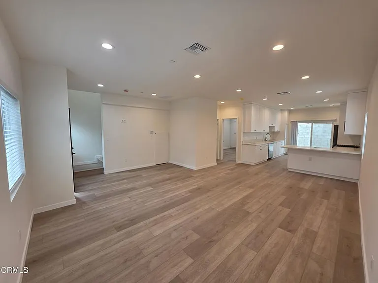 6746 Ben Ave — Photo 10