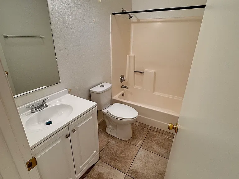 4335 E Fairmount St #2 — Photo 4