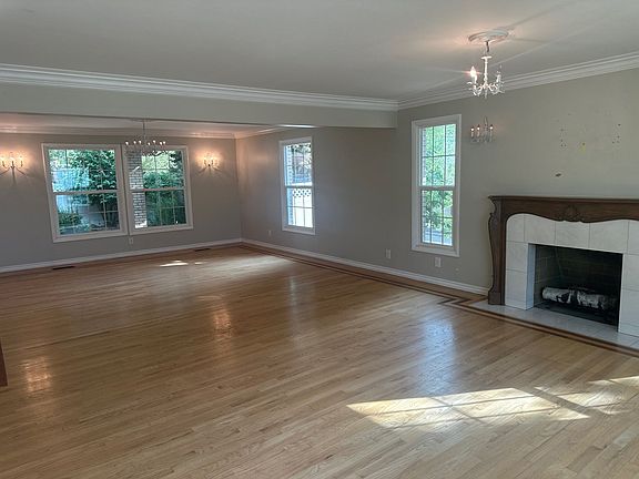 3rd image of 3626 E Capstone Ave