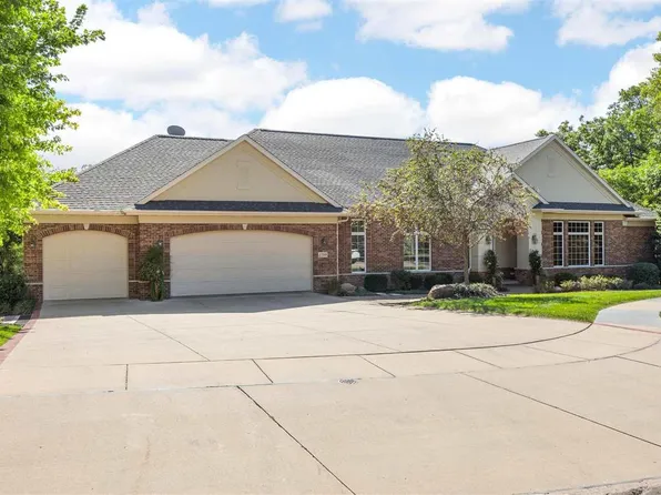 2700 Old Orchard Ct NE, Cedar Rapids, IA 52402