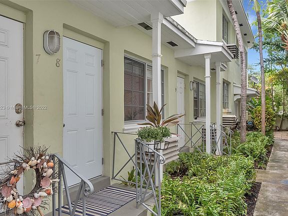 2nd image of 1561 Lenox Ave APT 8