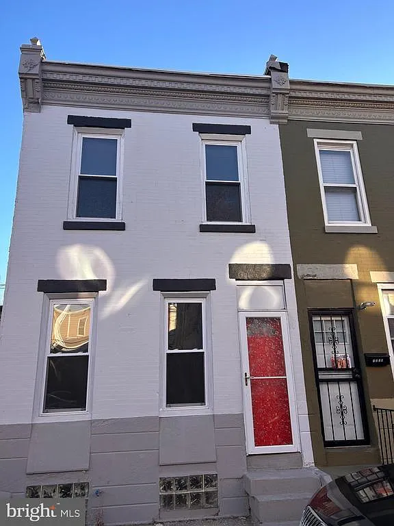 2 bed, 1.5 bath, 878 sqft, $1,300 — Photo 1