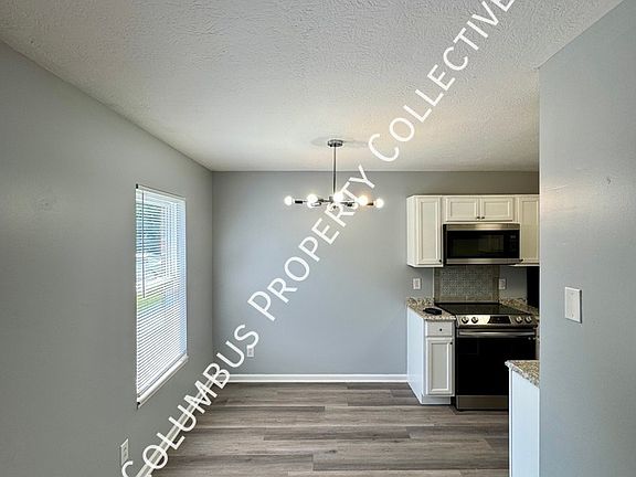 4th image of 3271 E Mound St