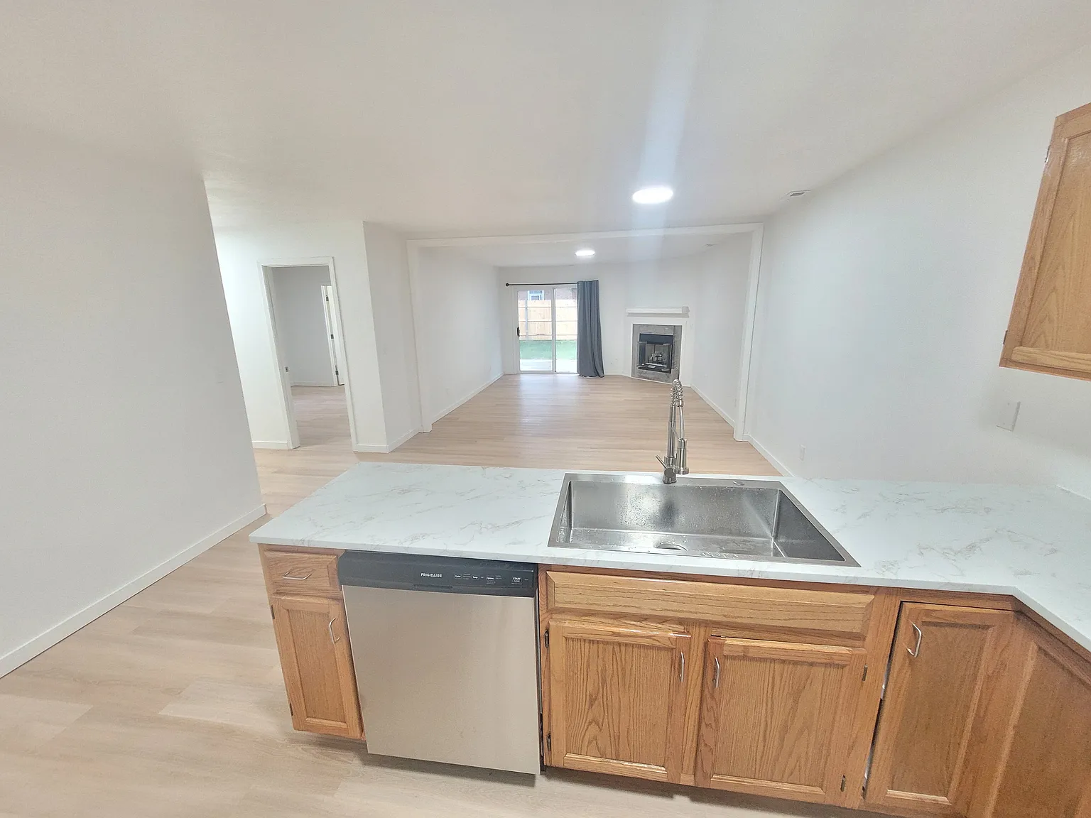 172 Westhaven Dr — Photo 2