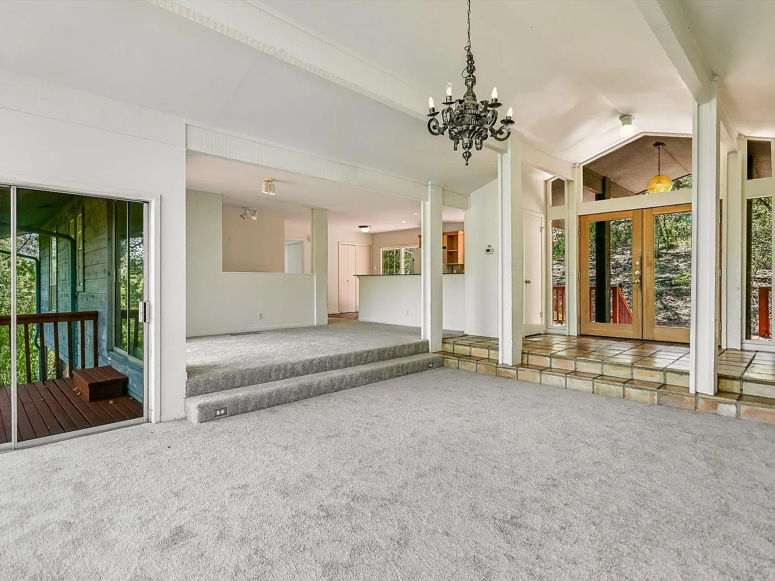 4 bed, 3.0 bath, 2970 sqft, $4,750 — Photo 3