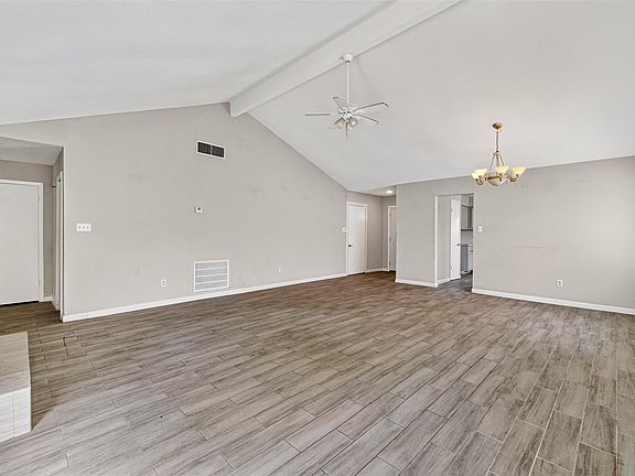 5th image of 11626 Bexley Dr