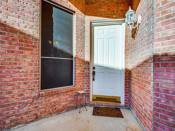 3rd image of 9807 Hickory Hollow Ln