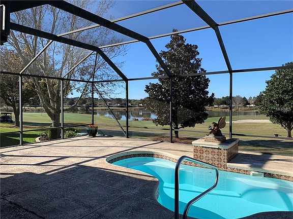 5th image of 17350 SE 85th Willowick Cir