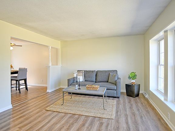 4th image of 7530 Meadowview Dr