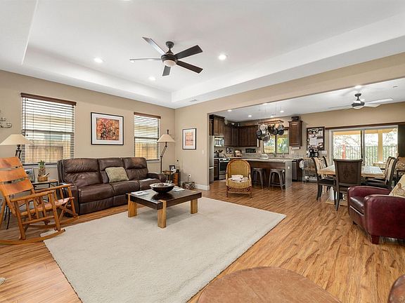3rd image of 158 Golden Eagle Way