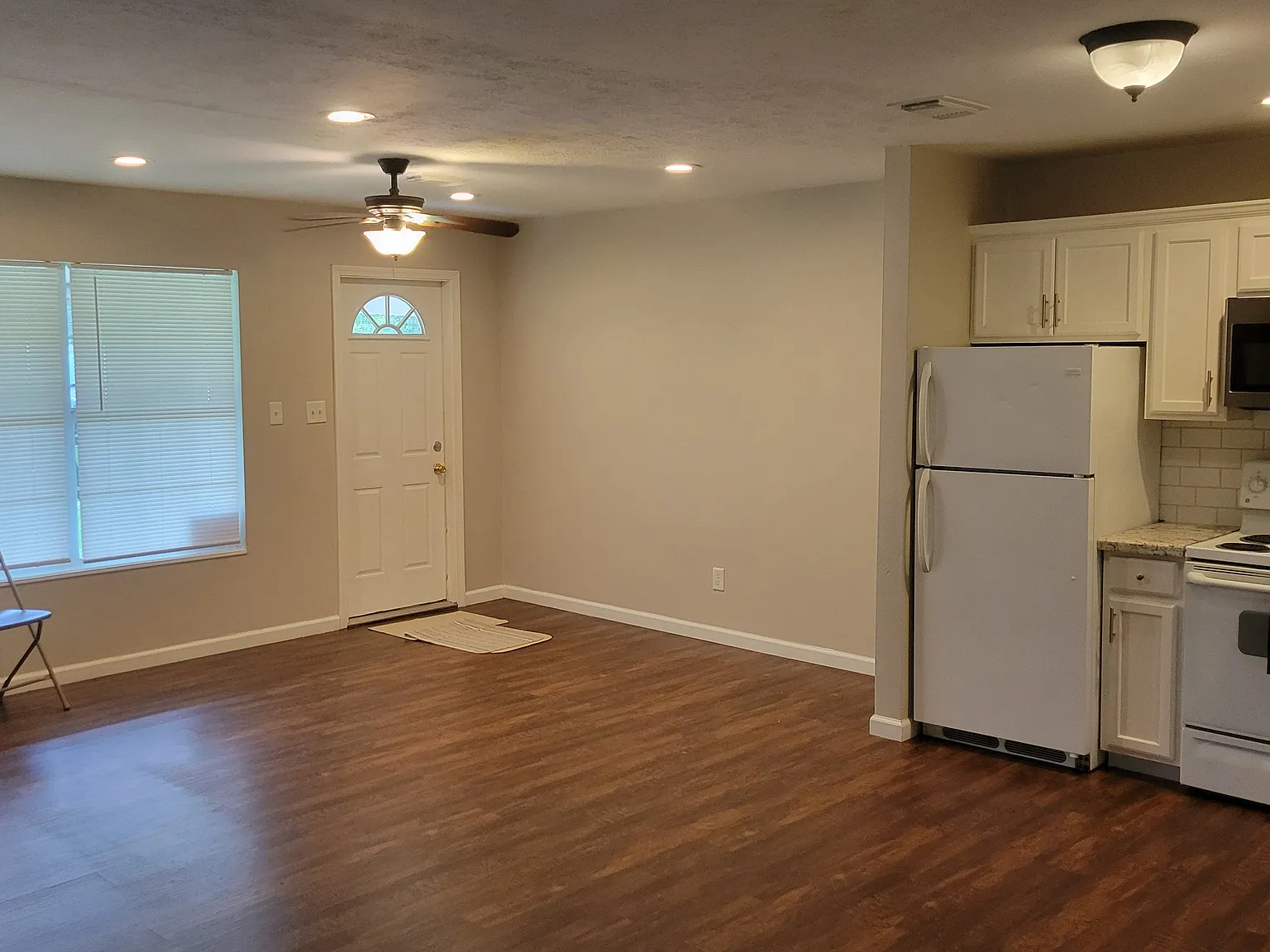 2 bed, 1100 sqft, $1,550 — Photo 3