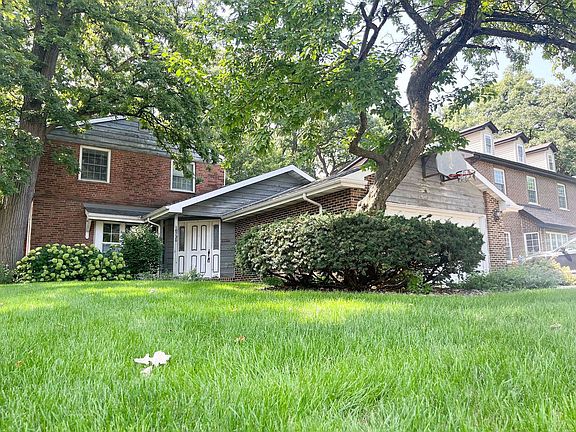 2nd image of 10718 S Fairfield Ave