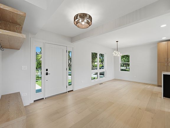 4th image of 3923 Clausen Ave