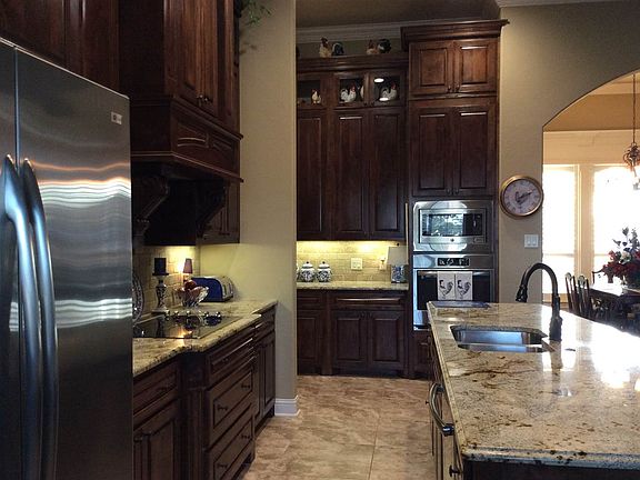 5th image of 2212 Therese Dr