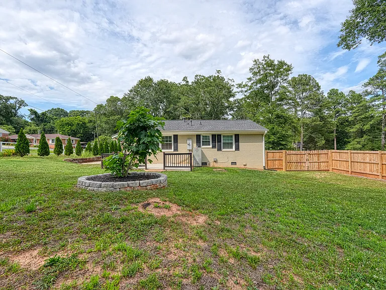 311 Pioneer Pl — Photo 28
