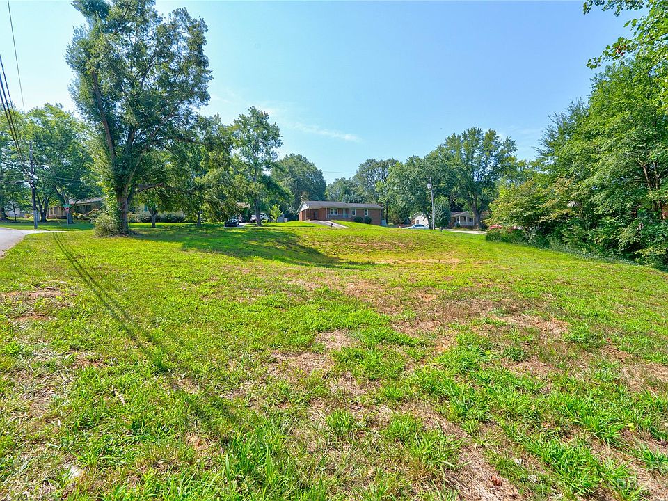 1st image of 818 Cabaniss Dr