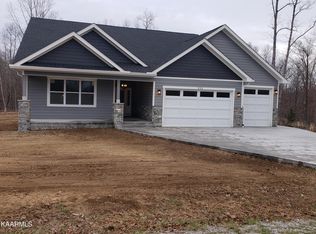 151 Perry Creek Dr, Crossville, TN 38572