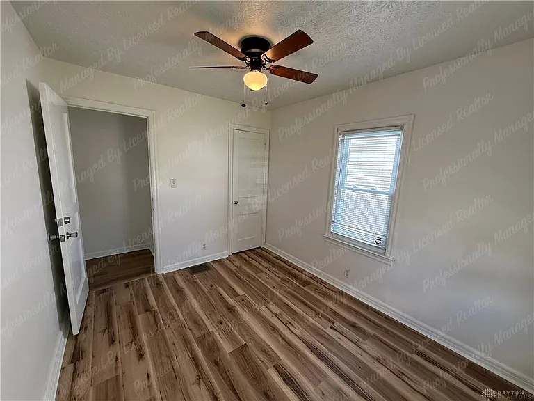 1261 Malden Ave — Photo 16