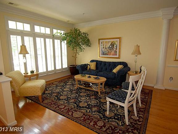 4th image of 519 Goodland Pl