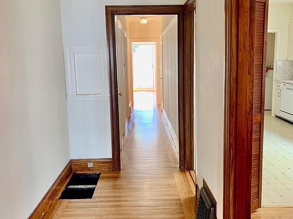 5th image of 2239 Francisco St