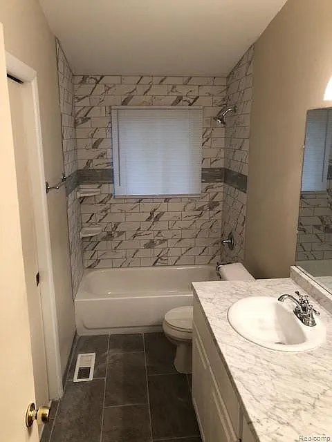 3 bed, 1050 sqft, $1,750 — Photo 4