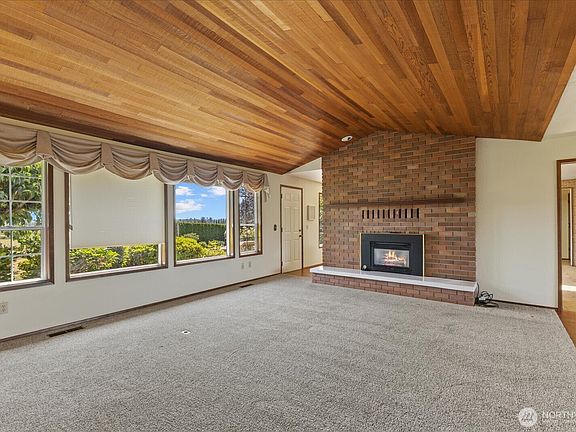 4th image of 15727 19th Avenue NE