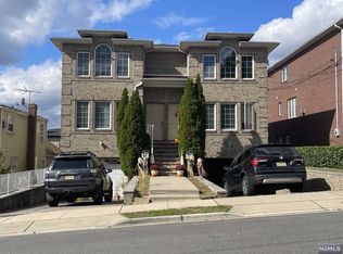 247 7th St FLOOR 2, Palisades Park, NJ 07650