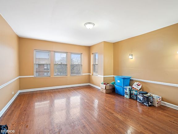 3rd image of 7601 S Essex Ave #3