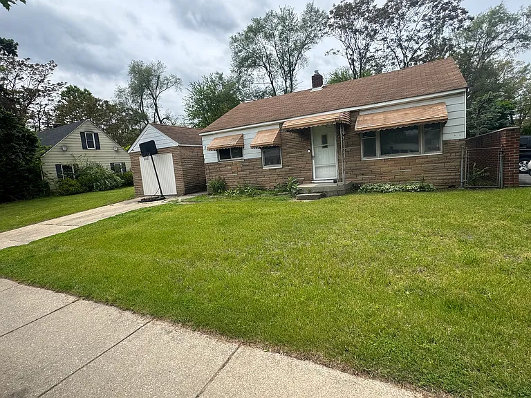 6305 N Wayne Rd — Photo 1
